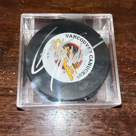 Authentic Vancouver Canucks NHL Signed Autograph Bret Hedican 3 1994-1999 Trench - Picture 1 of 2